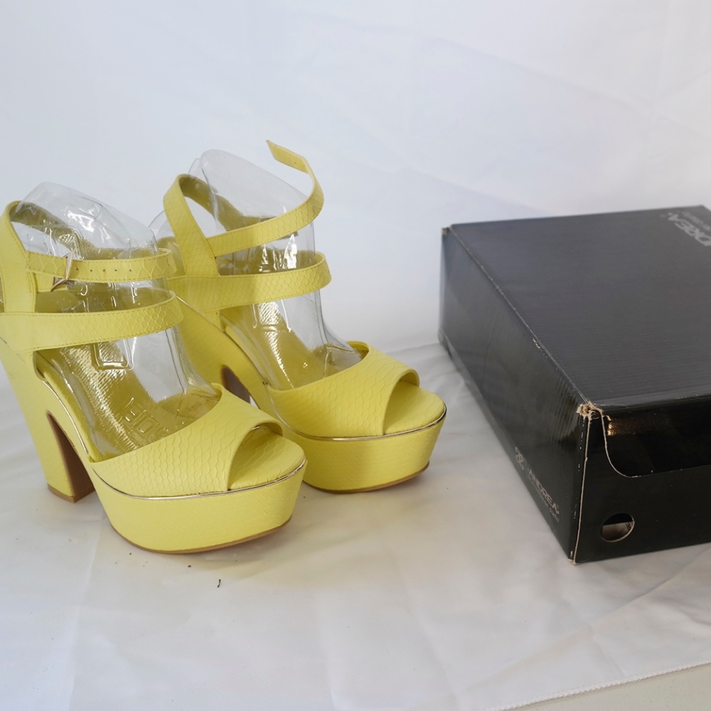 Andrea Neon Yellow Platform Sandals Never Worn